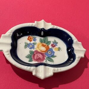 Floral vintage Japanese porcelain ashtray
